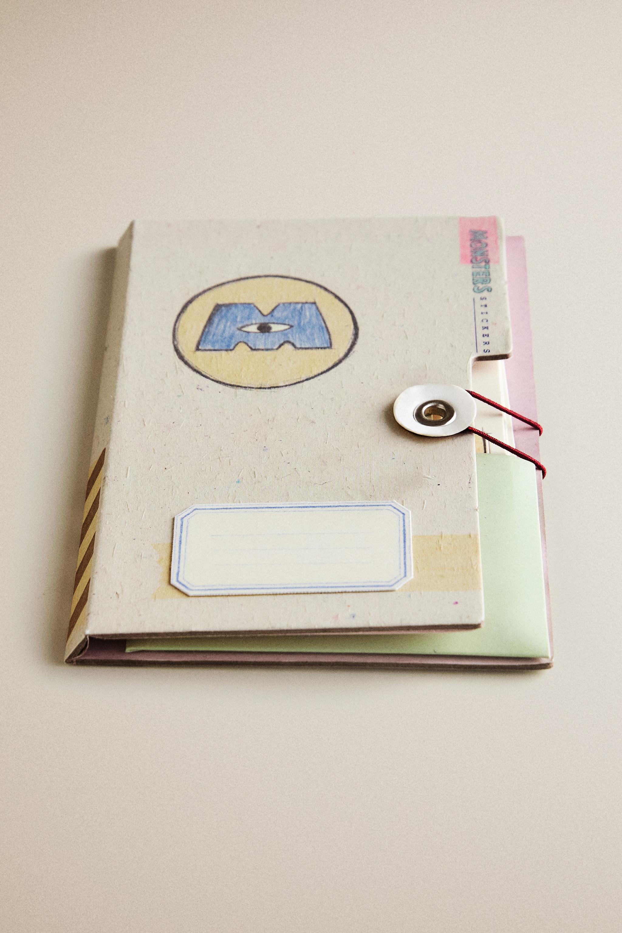 KIDS' MONSTERS, INC. ©DISNEY/PIXAR STICKER FOLDER